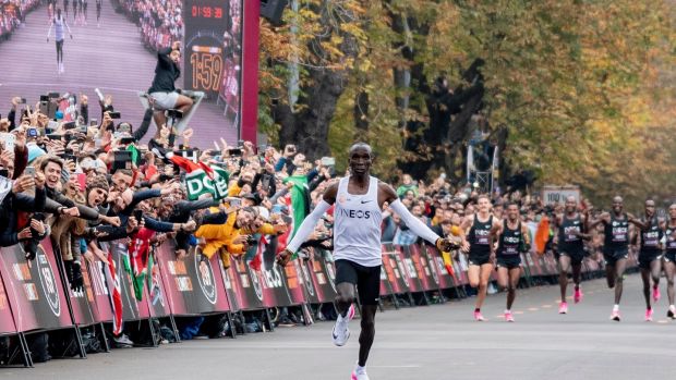 Kenya's Eliud Kipchoge Breaks Two-hour Marathon Barrier - Gova-Media